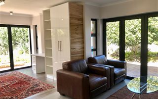 Studio apartment in Hout Bay and surrounds