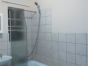 1 Bed Apartment in Halfway House