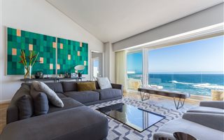 2 Bedroom Apartment in Bantry Bay