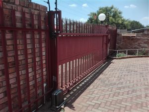 3 Bed Townhouse in Helikon Park