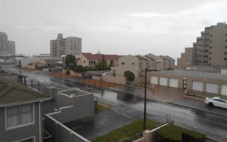 2 Bedroom Apartment in Bloubergrant