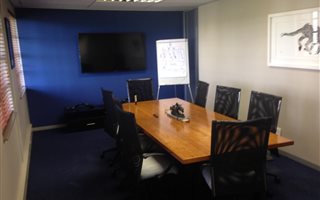 213 m² Office Space in Claremont