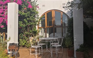 1 Bedroom Apartment in Craighall Park