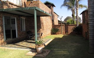 2 Bedroom Apartment in Wierda Glen