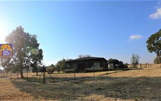 1.4 ha Farm in Golf View