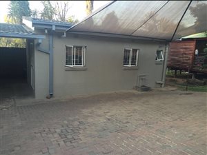 Bachelor apartment in Rietondale
