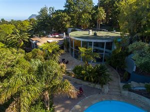 4 Bed House in Constantia Upper