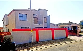 6 Bedroom House in Leondale