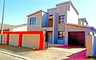 6 Bedroom House in Leondale