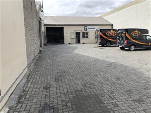 630 m² Industrial space in Airport Industria