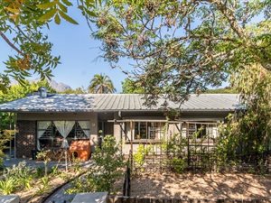 3 Bed House in Simonswyk