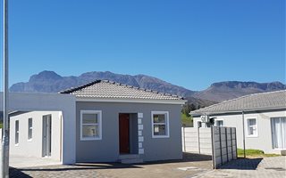 2 Bedroom House in Newton