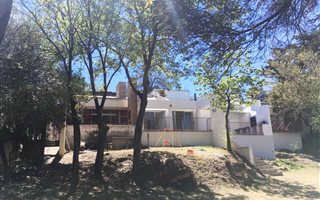 6 Bedroom House in Risana