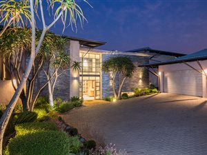 5 Bed House in Country Lane Estate
