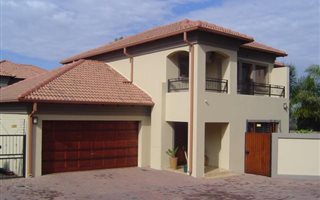 3 Bedroom Cluster in Monument Park