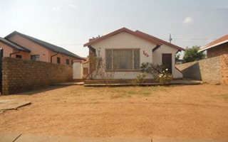 3 Bedroom House in Winterveldt