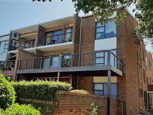 2 Bed Apartment in Gordons Bay Central