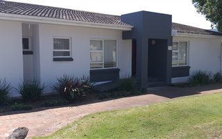 160 m² Office Space in Newton Park
