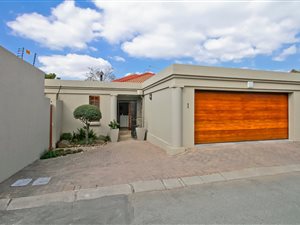3 Bed Cluster in Bryanston East