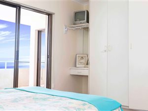 2 Bed Apartment in Bloubergstrand