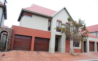 3 Bedroom Duplex in Heritage Hill