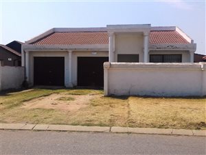 4 Bed House in Geluksdal