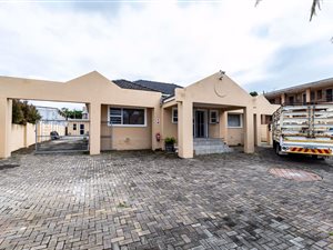 400 m² Office Space in Southernwood