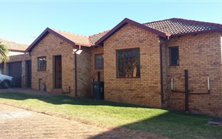 3 Bedroom Townhouse in Elandspark