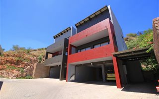 82 Bedroom Apartment in Florida Hills