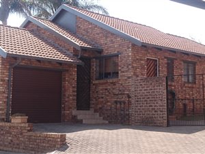 2 Bed Townhouse in Clubview