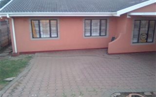 3 Bedroom House in Escombe