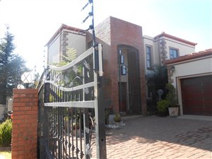 3 Bed House in Highveld Park