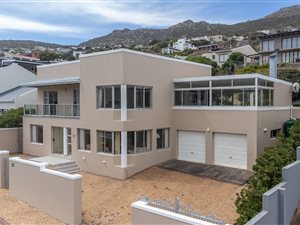3 Bed House in Glencairn Heights