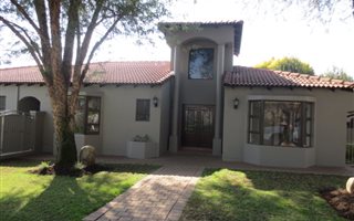 4 Bedroom House in Dainfern Ridge