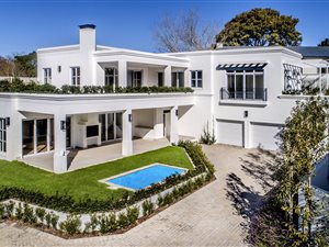 4 Bed House in Constantia Upper