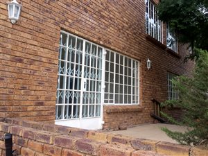 2 Bed Garden Cottage in President Park