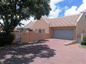 3 Bed Townhouse in Rooihuiskraal North