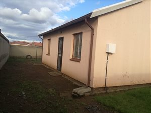 2 Bedroom House in Golden Gardens