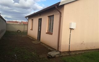 2 Bedroom House in Golden Gardens