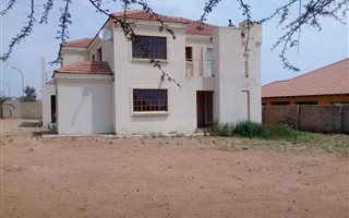 4 Bedroom House in Fauna Park