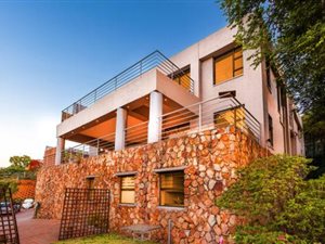 5 Bed House in Emmarentia