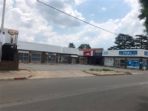 1050 m² Office Space in Westonaria