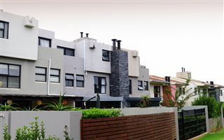 1 Bedroom Townhouse in Lombardy Estate