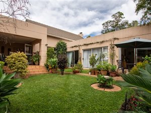 3 Bed House in Cedar Lakes