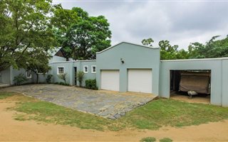 4 Bedroom House in Carlswald Estate