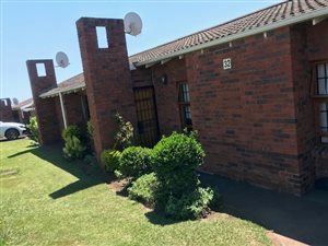3 Bed Townhouse in Bisley