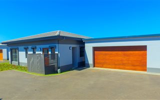 3 Bedroom Cluster in Palm Lakes Estate