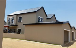 2 Bedroom Duplex in Hartbeespoort Dam