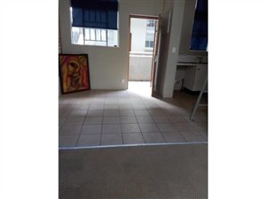 Studio apartment in Houghton Estate