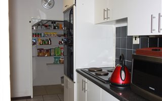 3 Bedroom Duplex in Waterkloof Glen